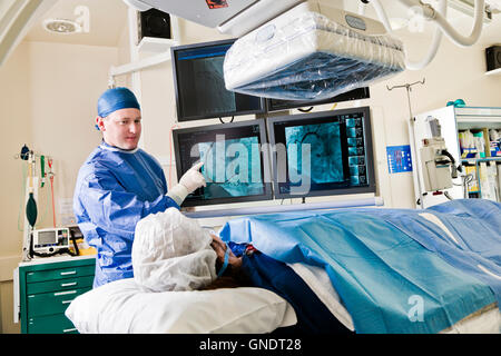 Cathlab in ospedale moderno Foto Stock