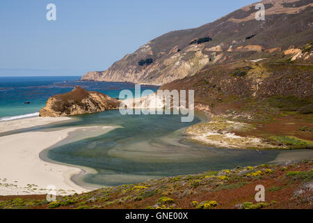 Poco Sur fiume, Big Sur, CALIFORNIA, STATI UNITI D'AMERICA Foto Stock