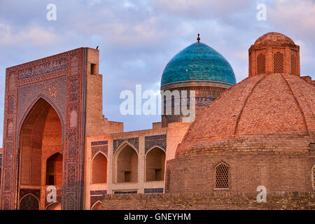 Uzbekistan Bukhara, Patrimonio Mondiale dell Unesco, Madrasah Mir I Paesi arabi Foto Stock