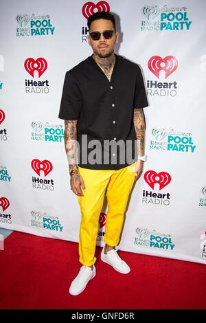 LAS VEGAS, NV – 30 MAGGIO. Chris Brown frequenta l'iHeart radio Summer Pool Party che si tiene al Caesars Palace di Las Vegas, Nevada. 30 Maggio 2015. Foto Di Credito: Anthony Sambuco / Mediapunch Foto Stock