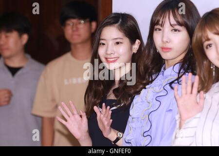 Seul in Corea. Il 30 agosto, 2016. Due volte frequentare la promozione del brand conferenza a Seul in Corea il 30 agosto, 2016.(Cina e Corea diritti) © TopPhoto/Alamy Live News Foto Stock