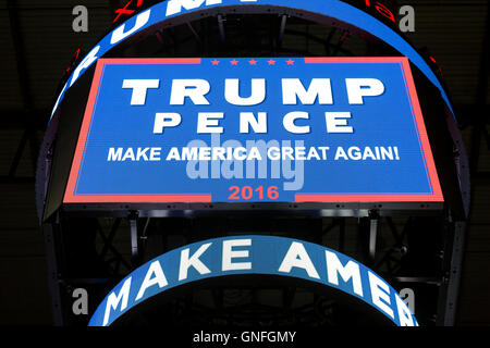 Everett, Washington, Stati Uniti d'America. Il 30 agosto, 2016. Trump per presidente al Rally Xfinity Arena. Credito: Paolo Gordon/Alamy Live News Foto Stock