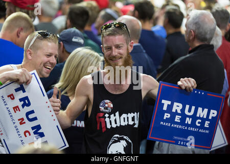 Everett, Washington, Stati Uniti d'America. Il 30 agosto, 2016. Trump per presidente al Rally Xfinity Arena. Credito: Paolo Gordon/Alamy Live News Foto Stock