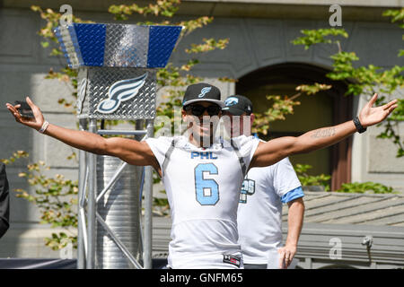 Philadelphia, Pennsylvania, USA. 31 Agosto, 2016. TRACY BELTON, (6) del campione Philadelphia Soul Arena football team dal campionato celebrazione che si tiene a Philadelphia Municipio della Città cortile in Philadelphia PA © Ricky Fitchett/ZUMA filo/Alamy Live News Foto Stock