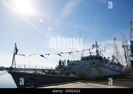 HMS Grimsby nel dock durante il Mare del Nord TALL SHIPS REGATTA a Blyth nel Northumberland, Inghilterra. Foto Stock
