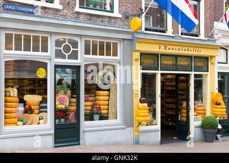 Negozio di fronte facciata del negozio di formaggi " t Kaaswinkeltje in Lange Tiendeweg in Gouda, Holland, Paesi Bassi Foto Stock