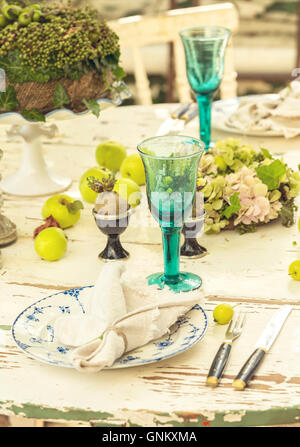 Immagine della cena rustica impostazione tabella. Foto Stock