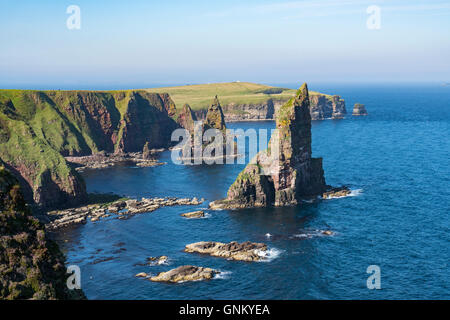 Pile di mare a testa Duncansby, vicino a John O' Semole, Caithness, Highland, Scotland, Regno Unito Foto Stock