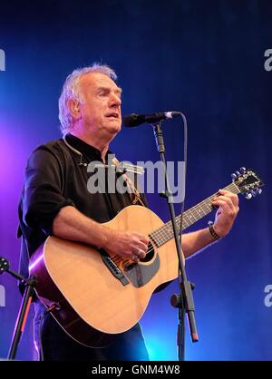 Fairport Cropredy della convenzione, Banbury, 13 agosto 2016, UK, Ralph McTell live al Festival di Cropredy Foto Stock