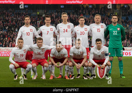 Poznan, Polonia. 23 marzo, 2016. Calcio internazionale amichevole: Polonia vs Serbia. Team di Polonia prima della partita. Foto Stock