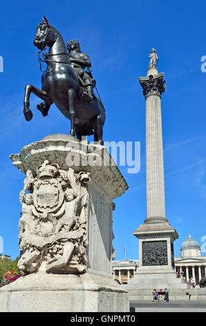 Londra, Inghilterra, Regno Unito. Trafalgar Square. Nelson della colonna, la Galleria Nazionale e la statua di Carlo I Foto Stock