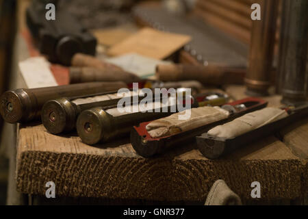 Bullet shell con involucri interni esposti al Museo Militare,Jersey,Isole del Canale Foto Stock