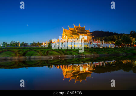 Royal flora Tempio Ratchaphruek ( Ho Kham Luang ) , Chiang Mai, Thailandia Foto Stock