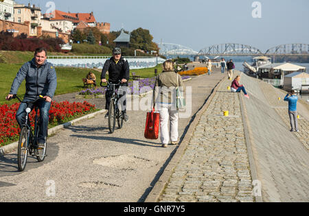 Torun, Polonia, la gente sulla Vistola Foto Stock