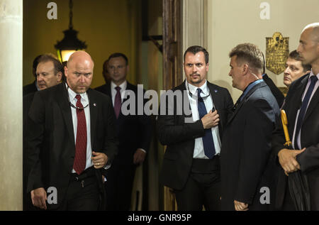 Poznan, Polonia, guardie del corpo del presidente polacco Andrzej Duda Foto Stock