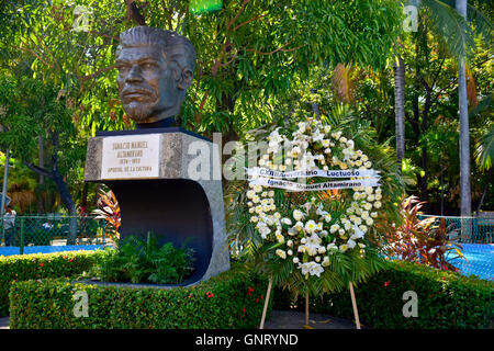 Ignacio Manuel Altamirano statua in Papagayo Park, Acapulco, Messico. (1834 - 13 febbraio 1893) Foto Stock