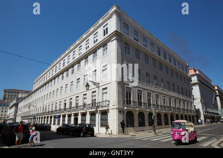 Lisbona, Portogallo, all'intersezione Rua do Comercio, Rua Aurea Foto Stock