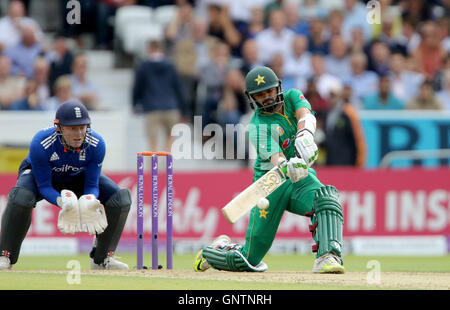 Il Pakistan Azhar Ali pipistrelli durante la quarta giornata internazionale a Headingley, Leeds. Foto Stock