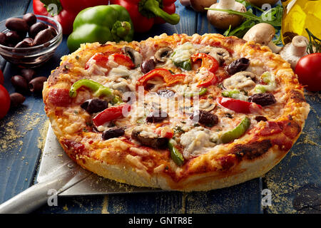 Pizza fatta in casa Foto Stock