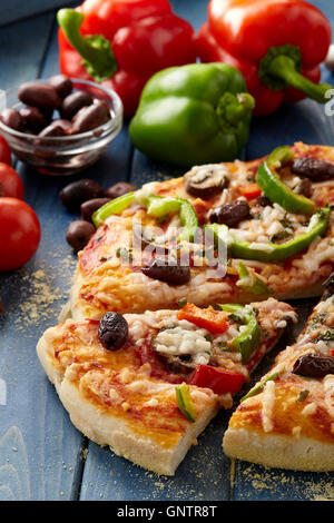 Pizza fatta in casa Foto Stock