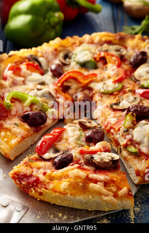 Pizza fatta in casa Foto Stock