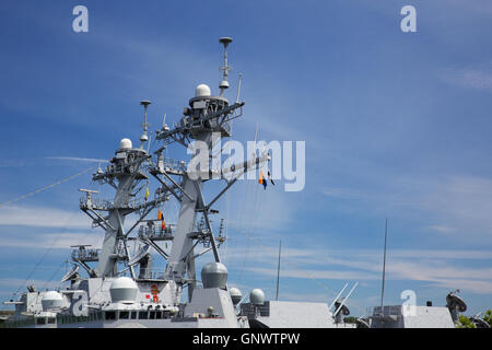 Navy taglierina pianale superiore in avanti Foto Stock