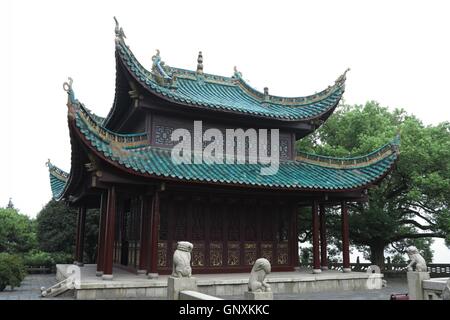 Yueyang, Yueyang, Cina. 1 Sep, 2016. Yueyang, Cina-?Agosto 31 2016:?(Editorial?uso?Solo.?CINA?OUT) Torre di Yueyang in Yueyang, Cina centrale¡Â¯s nella provincia del Hunan. Torre di Yueyang è un antica torre cinese nel Yueyang sulla riva del lago Dongting. A fianco del Padiglione del principe Teng e Yellow Crane Tower, è una delle tre grandi torri di Jiangnan. Jiangnan è un area geografica in Cina con riferimento alle terre immediatamente a sud del basso di raggiungono il fiume Yangtze, compresa la parte meridionale del delta dello Yangtze. © SIPA Asia/ZUMA filo/Alamy Live News Foto Stock