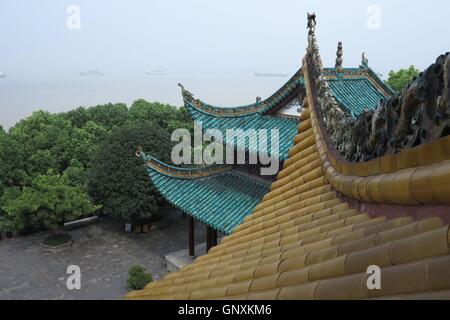 Yueyang, Yueyang, Cina. 1 Sep, 2016. Yueyang, Cina-?Agosto 31 2016:?(Editorial?uso?Solo.?CINA?OUT) Torre di Yueyang in Yueyang, Cina centrale¡Â¯s nella provincia del Hunan. Torre di Yueyang è un antica torre cinese nel Yueyang sulla riva del lago Dongting. A fianco del Padiglione del principe Teng e Yellow Crane Tower, è una delle tre grandi torri di Jiangnan. Jiangnan è un area geografica in Cina con riferimento alle terre immediatamente a sud del basso di raggiungono il fiume Yangtze, compresa la parte meridionale del delta dello Yangtze. © SIPA Asia/ZUMA filo/Alamy Live News Foto Stock