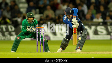 Headingley Carnegie Stadium, West Yorkshire, Leeds, Regno Unito. Giovedì 1 settembre 2016. Jonny Bairstow di Inghilterra contro la battuta del Pakistan durante la Quarta Internazionale di un giorno tra Inghilterra e Pakistan in Leeds il 1 settembre 2016 foto da Stephen Gaunt/Touchlinepics.com/Alamy Live News Foto Stock