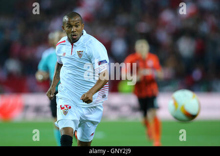 SEVILLA, Spagna - 5 maggio: Mariano Ferreira corre con una palla durante la UEFA Europa League seconda gamba semifinali match tra FC Shakhtar Donetsk vs Sevilla FC, 5 maggio 2016, Ramon Sanchez Pizjuan, Spagna Foto Stock