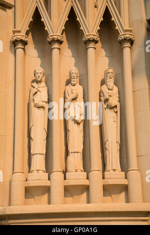 Sant Agostino, di san Tommaso d Aquino e san Girolamo statue, Cattedrale di St Helena, Helena, Montana Foto Stock