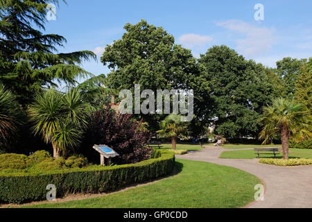 Il Memorial Gardens in Crawley Sussex Regno Unito Foto Stock