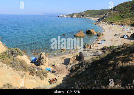 Melani spiaggia vicino ai villaggi di Xinovrisi e Argalasti, Pelion, Grecia Foto Stock