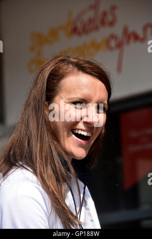 Jazz Carlin 400m Freestyle medaglia d'argento al Rio 2016 Olimpiadi, raffigurata al centro sportivo nazionale del Galles. Foto Stock