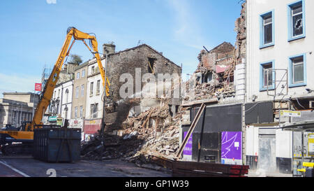 La demolizione del Cinema Futurista, una in stile georgiano edificio in Lime Street, Liverpool. Foto Stock