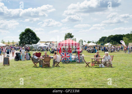 Pimms stallo a una mostra del fiore. RHS Hyde hall gardens, Chelmsford Essex, Regno Unito Foto Stock