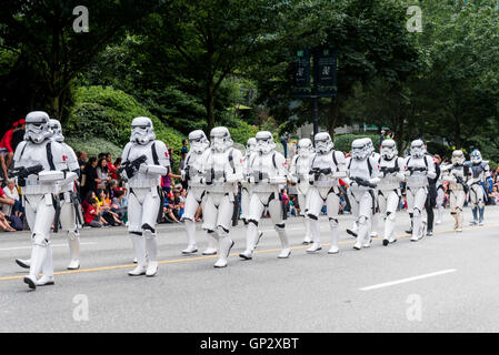 Star Wars caratteri in Canada parata del giorno, del centro cittadino di Vancouver, British Columbia, Canada Foto Stock