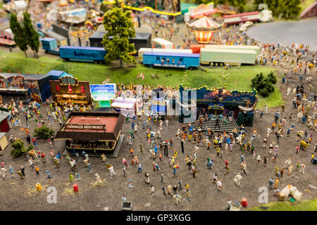 Una visita all'interno del Miniatur Wunderland il modello più grande ferrovia in tutto il mondo Amburgo Germania del Nord Europa Foto Stock