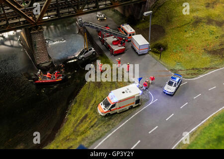 Una visita all'interno del Miniatur Wunderland il modello più grande ferrovia in tutto il mondo Amburgo Germania del Nord Europa Foto Stock