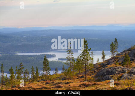 Altopiano (fjelds) in Lapponia, tundra di montagna, del lago e delle montagne vecchio, Panorama Foto Stock