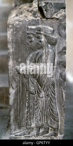 Impero achemenide . Ca 550-330 AC. L'Iran. Persepolis (Taknt-e-Jamshid). Il sollievo di nobili. Museo Nazionale dell'Iran. Tehran. Foto Stock