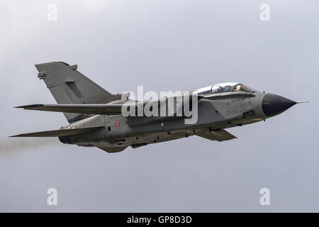 Panavia Tornado dalla forza aerea italiana prova di volo squadrone Reparto Sperimentale Volo. Foto Stock