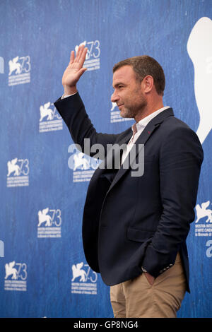 Venezia, Italia. Il 2 settembre, 2016. Liev Schreiber al film di spurgo photocall presso la 73rd Festival del Cinema di Venezia, Sala Grande venerdì 2 settembre 2016, Venezia Lido, Italia. Credito: Doreen Kennedy/Alamy Live News Foto Stock