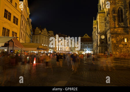 Praga, Repubblica Ceca. Il 2 settembre, 2016. Gli ospiti godono di un estati calde serate in Prague CZ Credito: Keith Larby/Alamy Live News Foto Stock