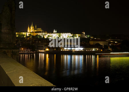 Praga, Repubblica Ceca. Il 2 settembre, 2016. Gli ospiti godono di un estati calde serate in Prague CZ Credito: Keith Larby/Alamy Live News Foto Stock