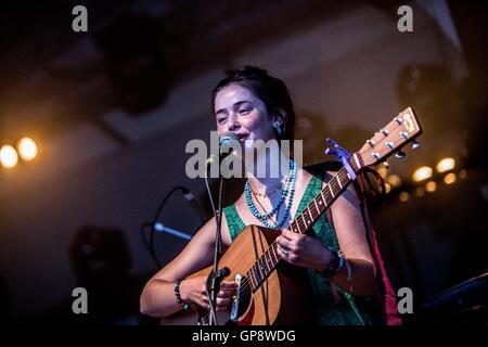 Milano, Italia. Il 2 settembre, 2016. flo morrissey suona dal vivo presso il circolo Magnolia di Milano, Italia, su Settembre 02 2016 credit: mairo cinquetti/alamy live news Foto Stock