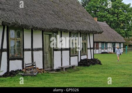 Kluki, Polonia 3rd, Sett. 2016 persone godono gli ultimi giorni di estate visitando il Museo della Campagna Slovinic in Kluki. Credito: Michal Fludra/Alamy Live News Foto Stock