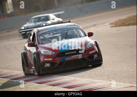 Barcellona, Spagna. Il 3 settembre, 2016. Il Marc Focus V8 auto del VDS Racing Team di avventure, in azione durante la 24 Hores de Barcelona d'Automobilisme-Trofeu Fermí Vélez presso il Circuito di Catalunya. Credito: Pablo Guillen/Alamy Live News Foto Stock