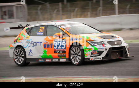 Barcellona, Spagna. Il 3 settembre, 2016. La Seat Leon Cup Racer auto del Baporo Motorsport, in azione durante la 24 Hores de Barcelona d'Automobilisme-Trofeu Fermí Vélez presso il Circuito di Catalunya. Credito: Pablo Guillen/Alamy Live News Foto Stock