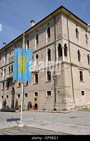 Edificio storico, Piazza Maggiore, Feltre, Provincia di Belluno, Veneto, Italia Foto Stock